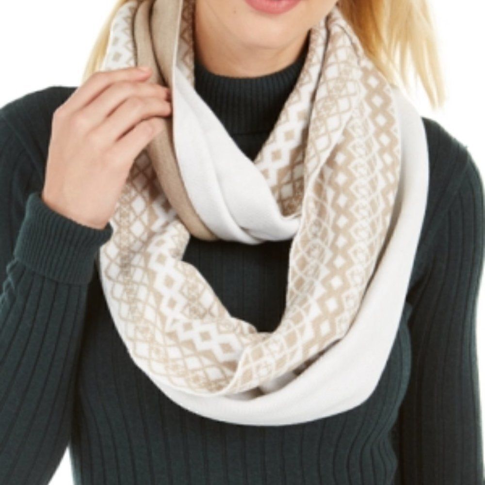 Calvin Klein Infinity Loop Scarf NWT - Picture 5 of 5
